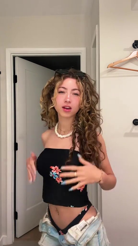 المشي بحرية وراحة